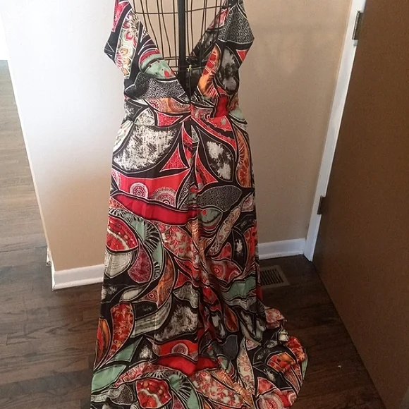 AKIRA Tropical Print Maxidress - Picture 3 of 7